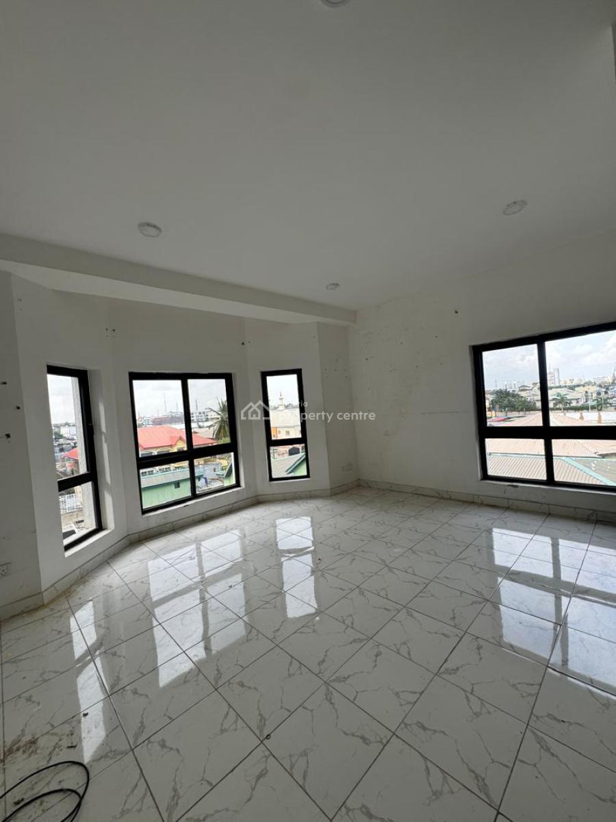 3-bedroom Apartment with Bq, Lekki Phase 1, Lekki, Lagos, Flat / Apartment for Rent