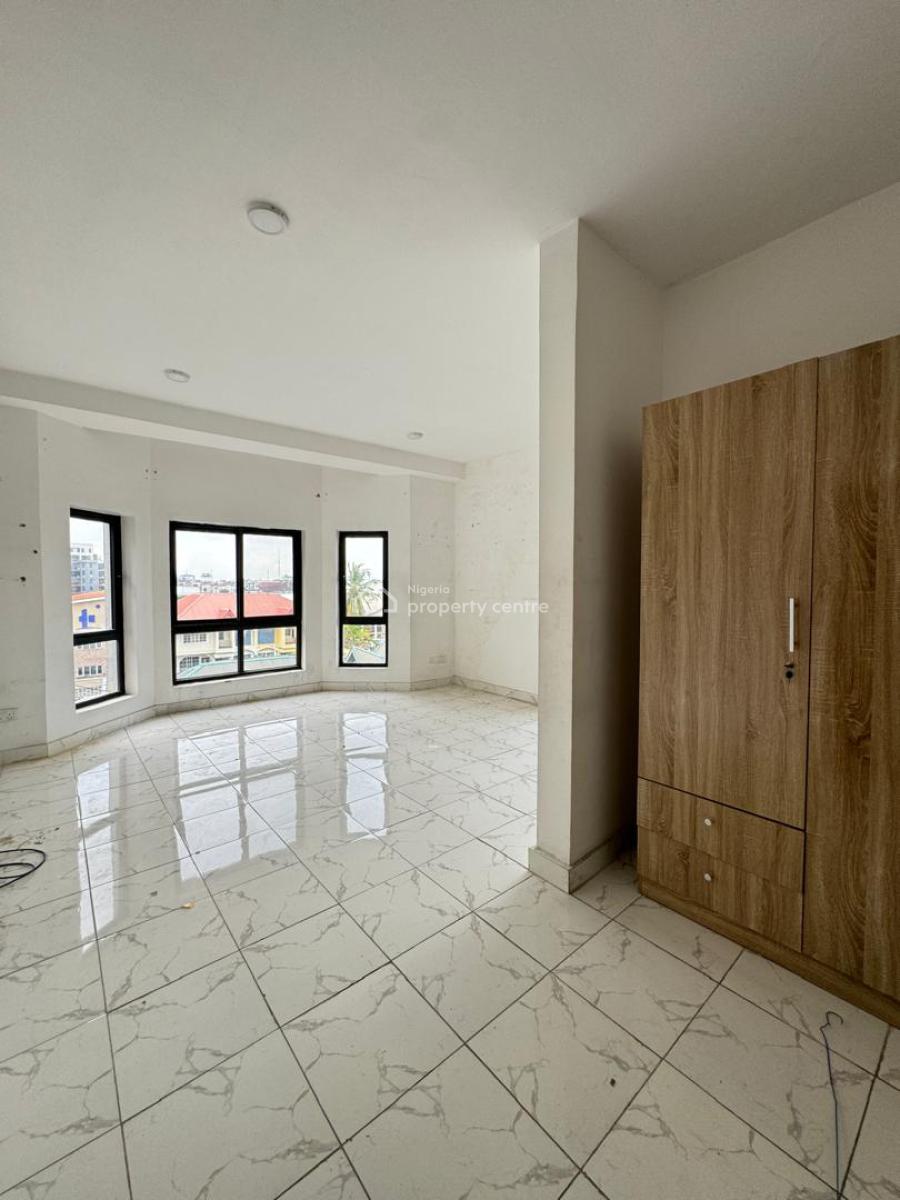 3-bedroom Apartment with Bq, Lekki Phase 1, Lekki, Lagos, Flat / Apartment for Rent