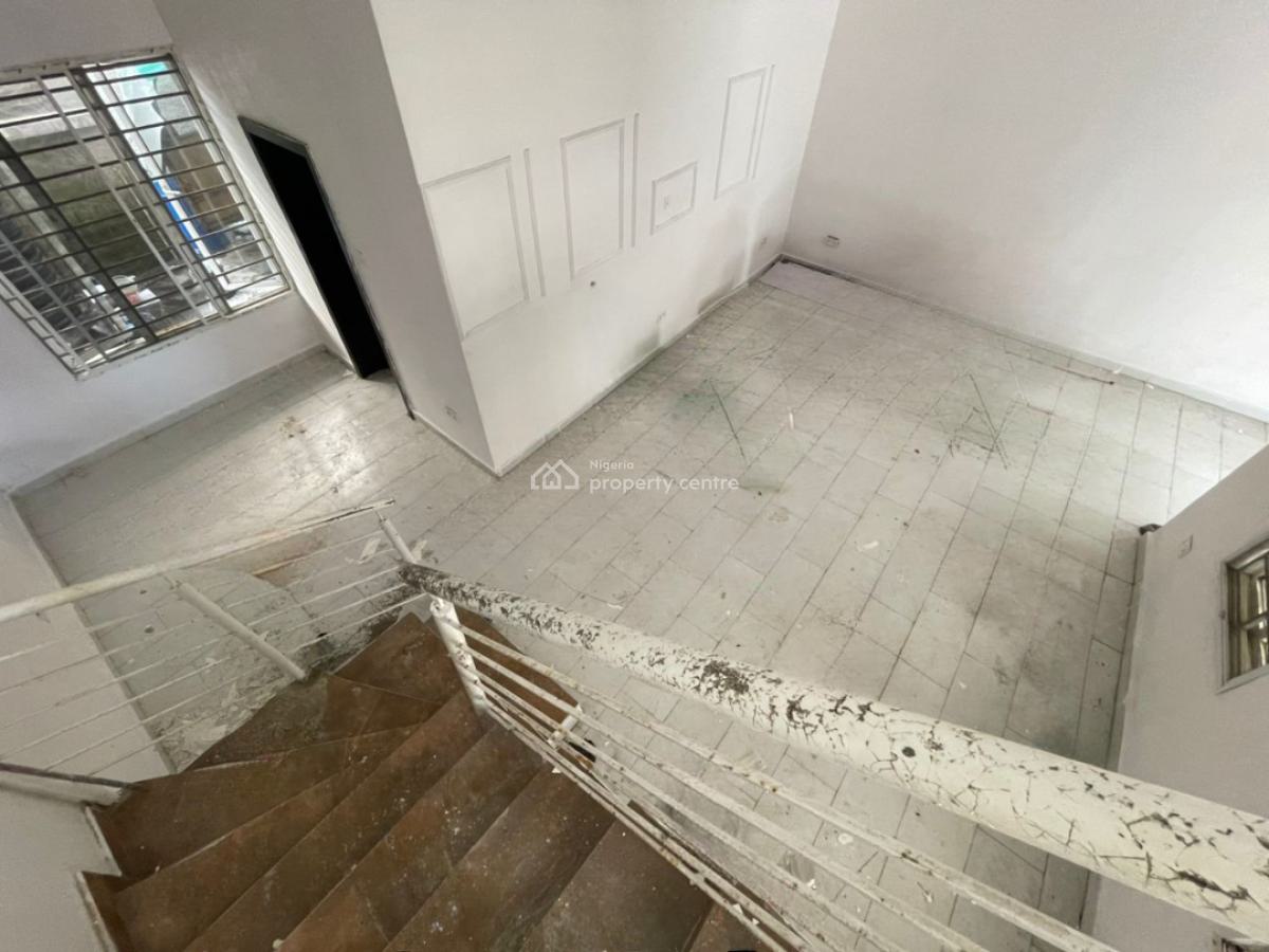 Spacious 4-bedroom Penthouse, Coleman Nwafor Street, Off Orchid Road, Lekki, Lagos, Terraced Duplex for Rent