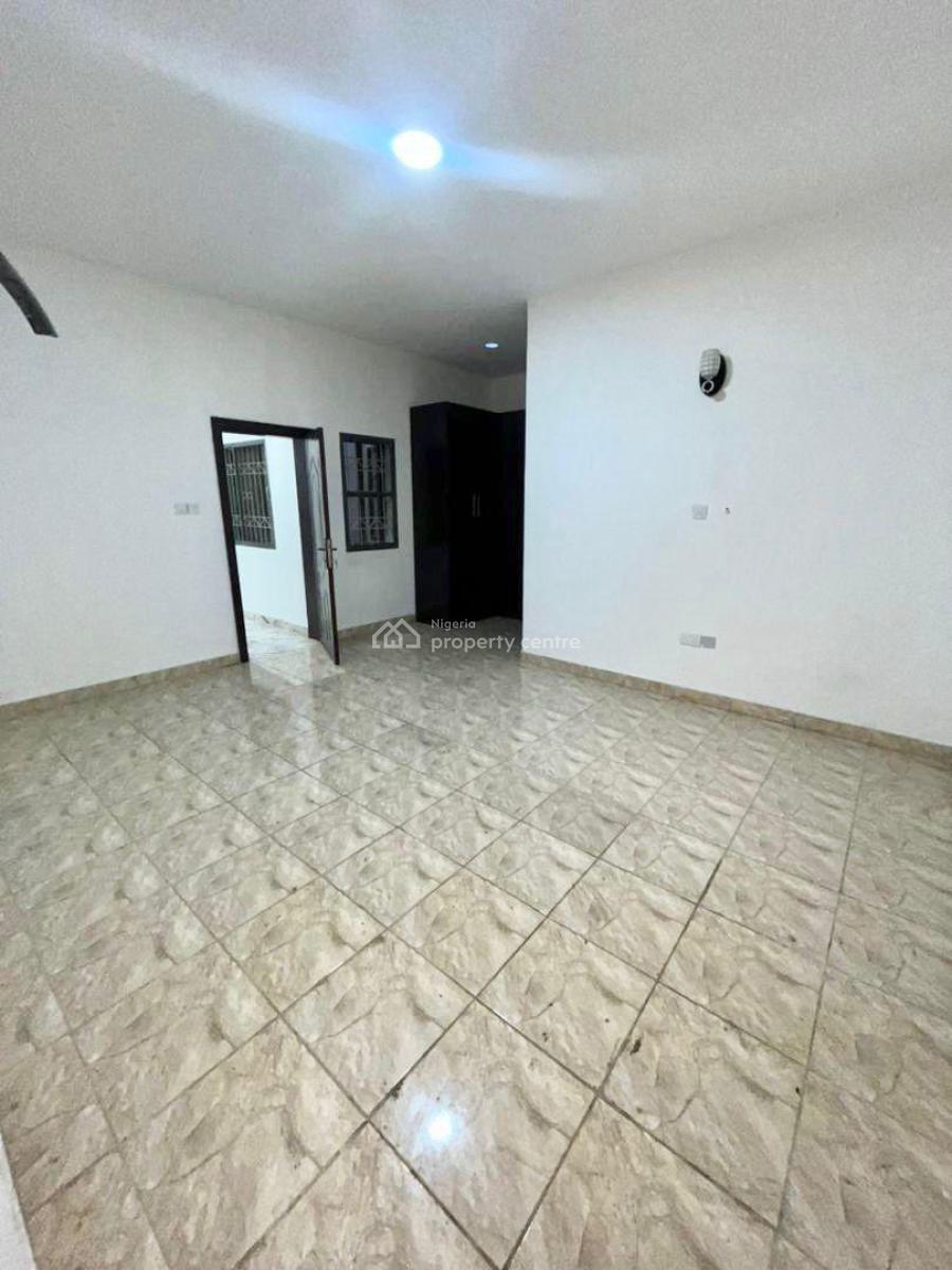 Standard and Massive Single Room in a Duplex (master Bedroom), Orchid Road, Lekki, Lagos, Self Contain (single Rooms) for Rent