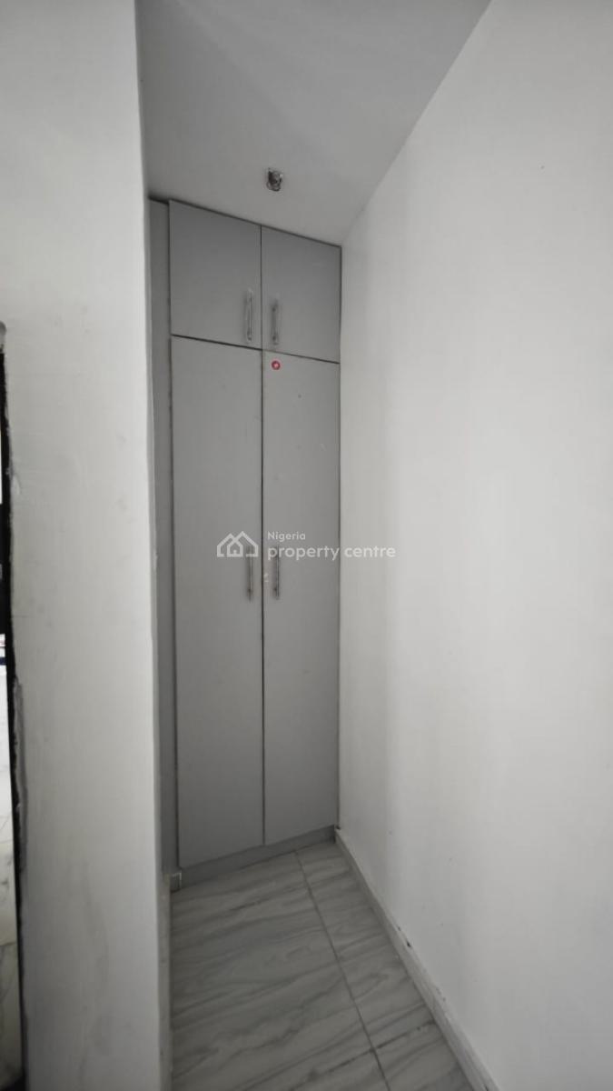 Beautiful Luxurious 2 Bedroom Apartment, in a Secured Call in Estate, Ibeju Lekki, Lagos, Flat / Apartment for Rent