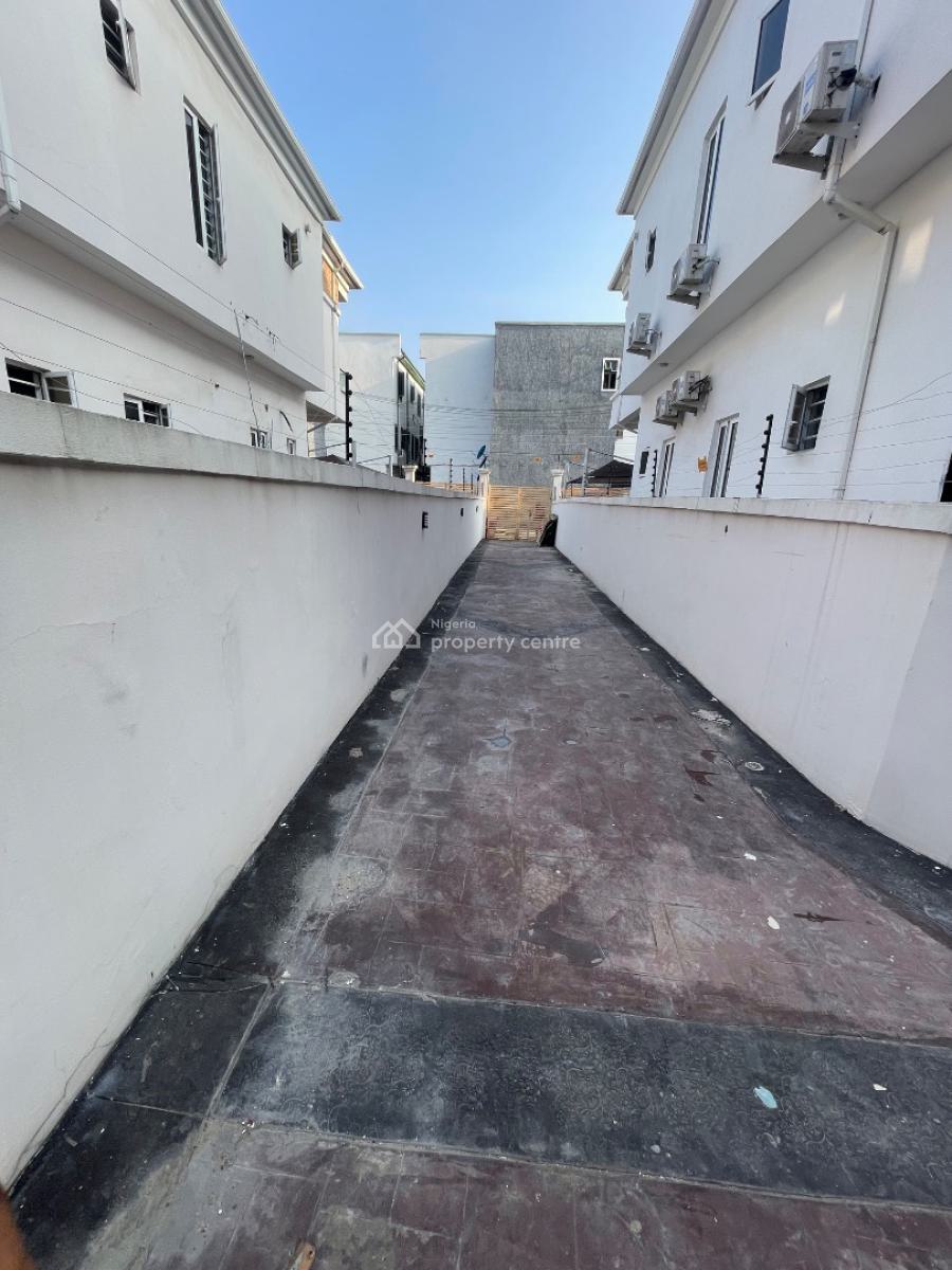 Spacious 5 Bedroom Fully Detached House with Bq, Orchid Road, Lekki, Lagos, Detached Duplex for Rent