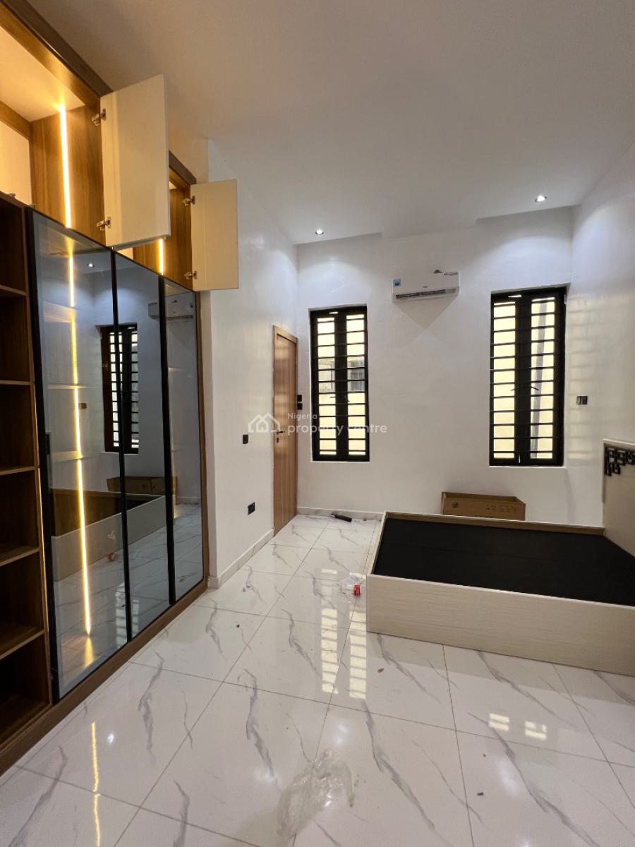 Very Spacious Luxurious Five Bedrooms Detached with Swim Pool, Chevron, Lekki Phase 1, Lekki, Lagos, Detached Duplex for Sale
