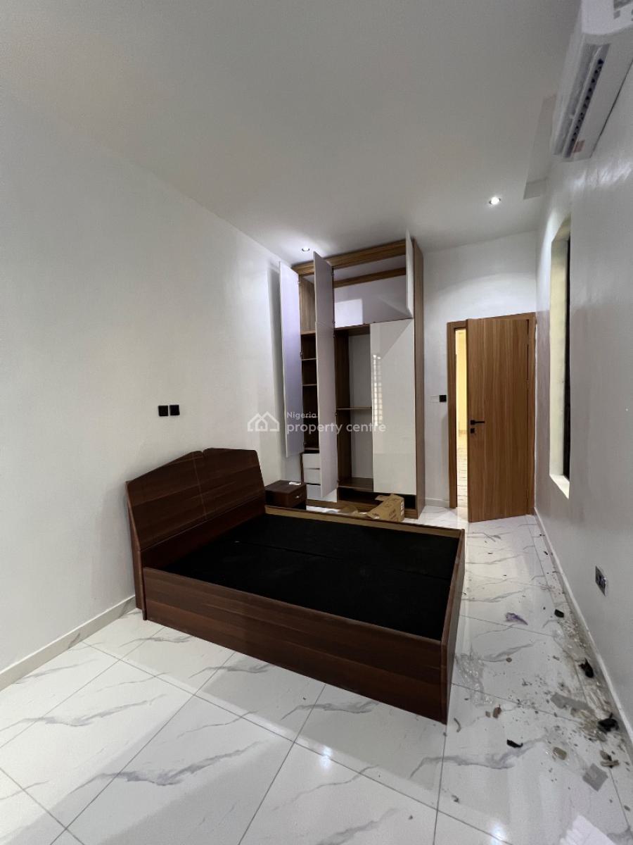 Very Spacious Luxurious Five Bedrooms Detached with Swim Pool, Chevron, Lekki Phase 1, Lekki, Lagos, Detached Duplex for Sale