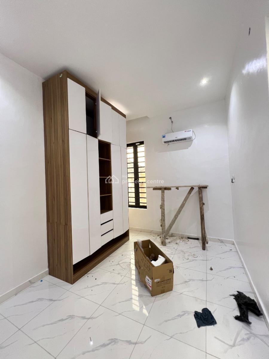 Very Spacious Luxurious Five Bedrooms Detached with Swim Pool, Chevron, Lekki Phase 1, Lekki, Lagos, Detached Duplex for Sale