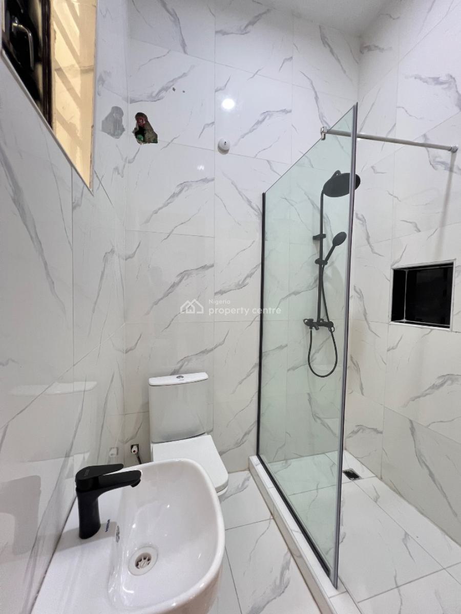 Very Spacious Luxurious Five Bedrooms Detached with Swim Pool, Chevron, Lekki Phase 1, Lekki, Lagos, Detached Duplex for Sale