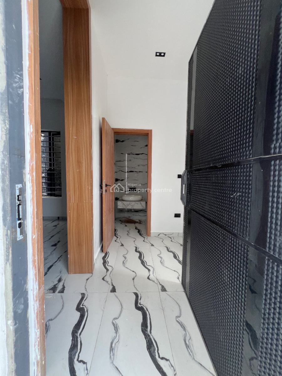 Very Spacious Luxurious Five Bedrooms Detached with Swim Pool, Chevron, Lekki Phase 1, Lekki, Lagos, Detached Duplex for Sale