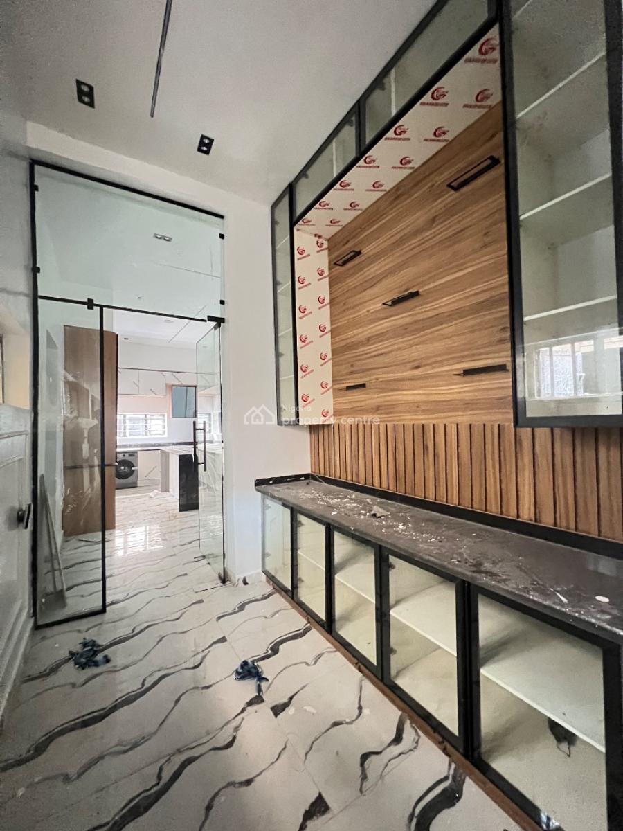 Very Spacious Luxurious Five Bedrooms Detached with Swim Pool, Chevron, Lekki Phase 1, Lekki, Lagos, Detached Duplex for Sale