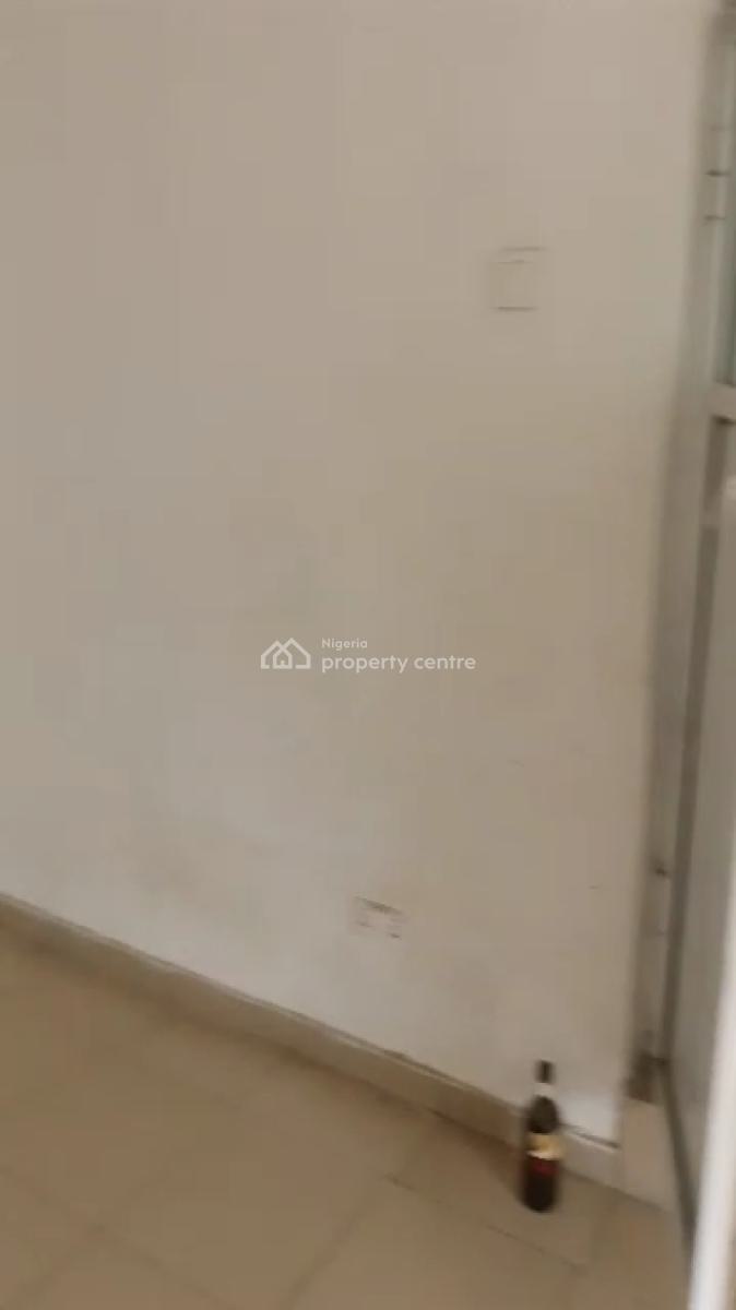 Spacious Standard 2-bedroom Flat, Yaba, Lagos, Flat / Apartment for Rent
