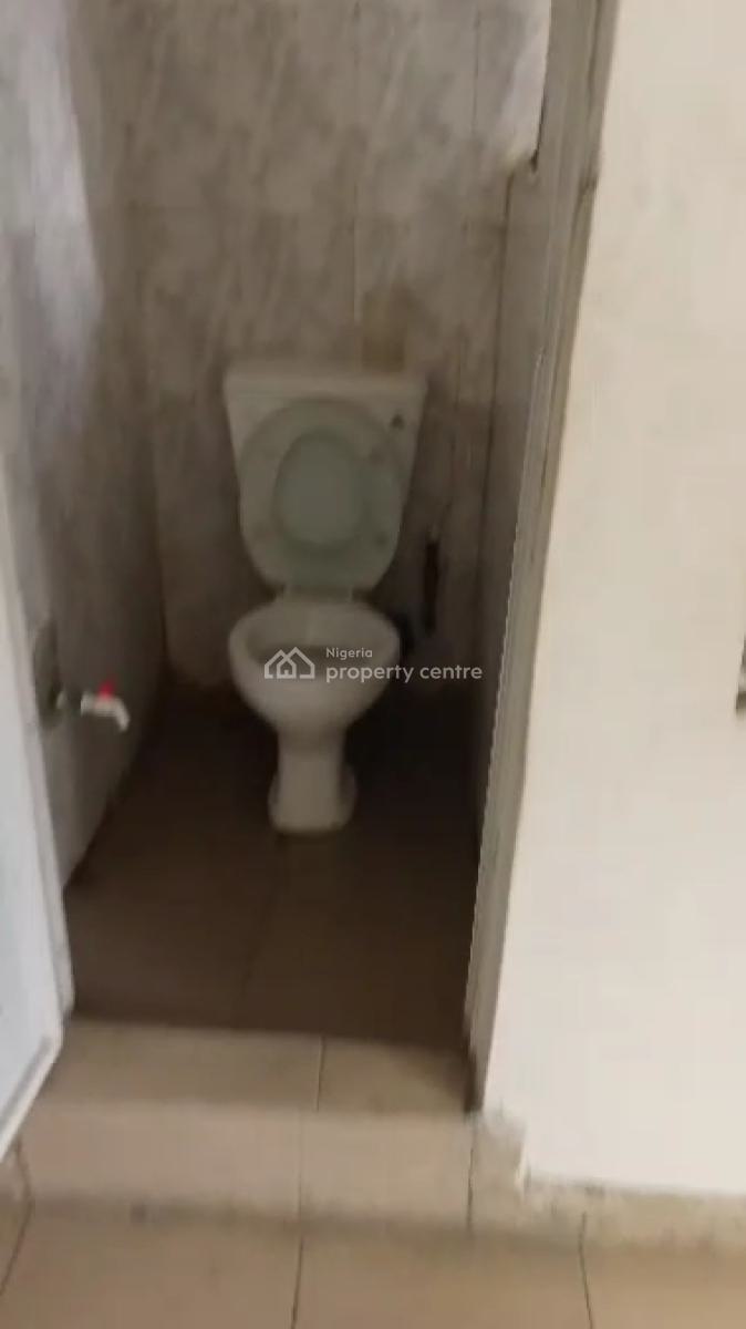 Spacious Standard 2-bedroom Flat, Yaba, Lagos, Flat / Apartment for Rent