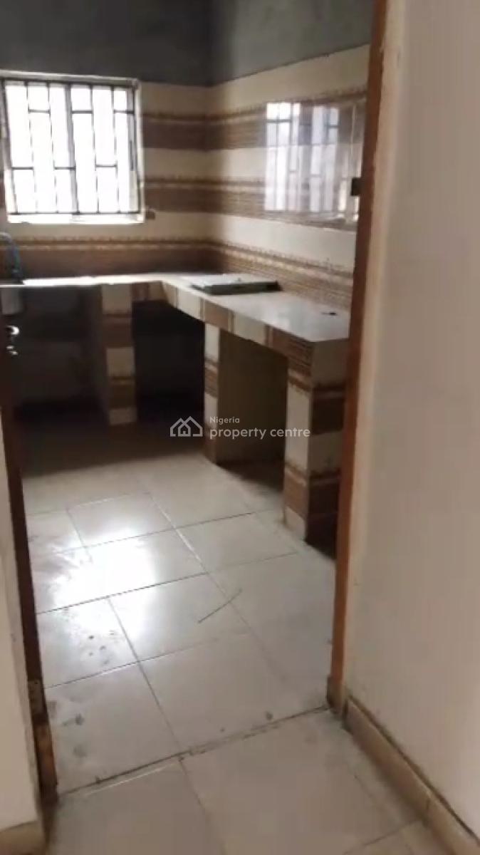 Spacious Standard 2-bedroom Flat, Yaba, Lagos, Flat / Apartment for Rent