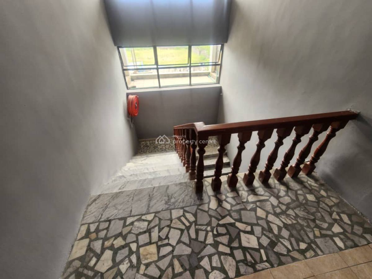 Spacious 3 Bedroom Semi Furnished Apartment, Victoria Island (vi), Lagos, Flat / Apartment for Rent