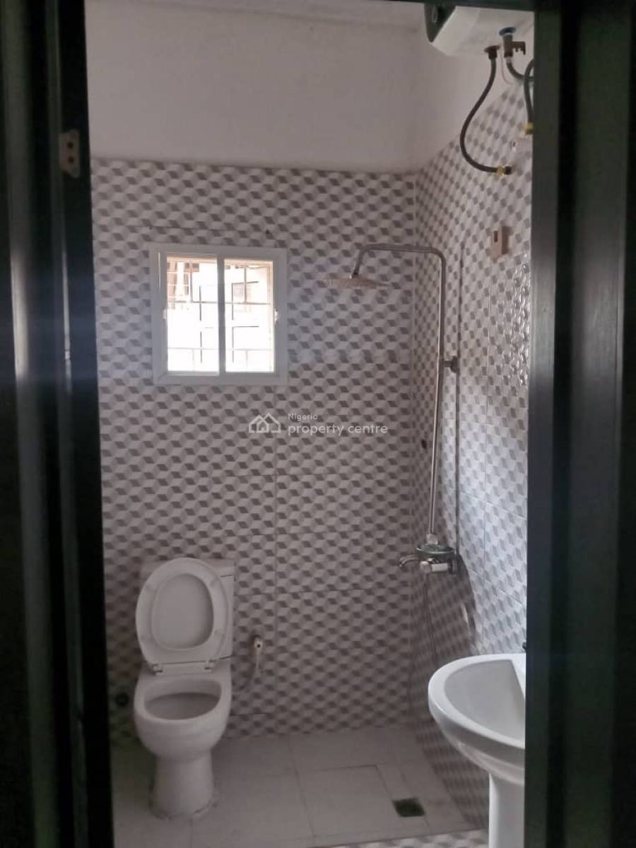Decent 3 Bedroom Flat, Gra, Ogudu, Lagos, Flat / Apartment for Rent