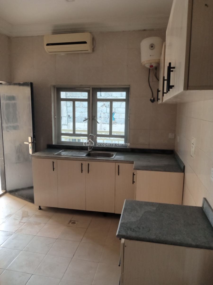 a Very Good Spacious 3 Bedroom Flat, Wuye, Abuja, Flat / Apartment for Rent