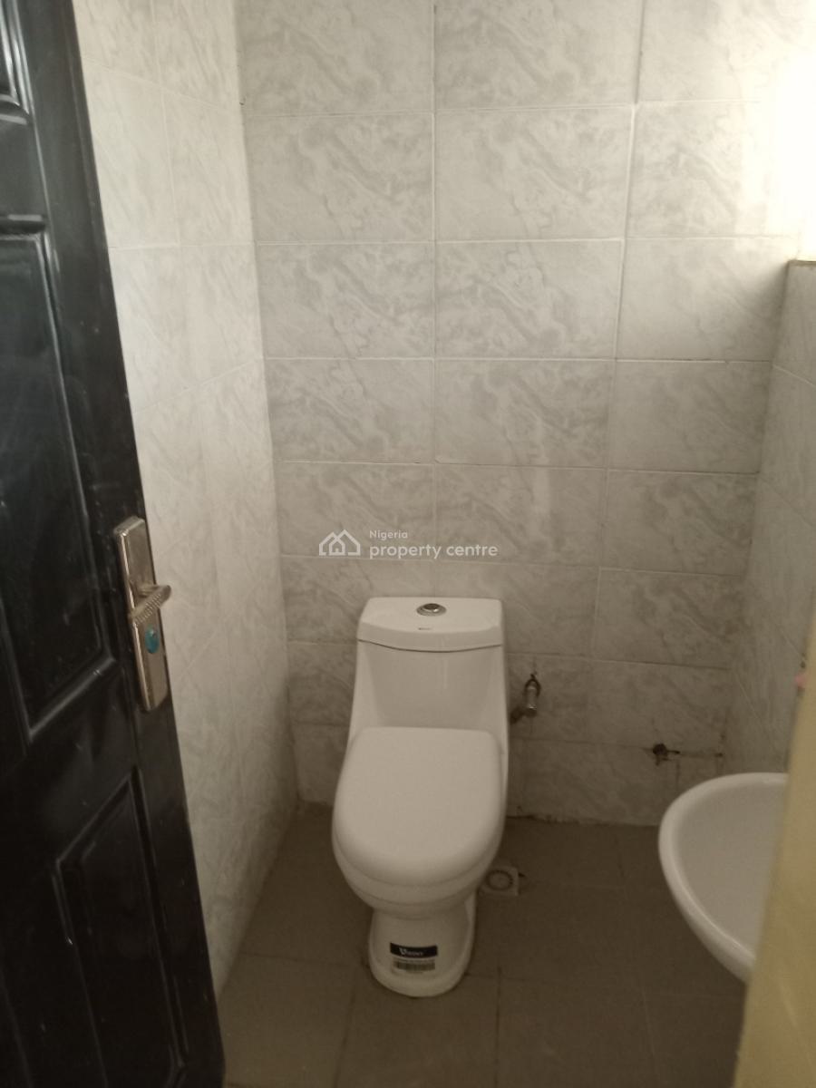 a Very Good Spacious 3 Bedroom Flat, Wuye, Abuja, Flat / Apartment for Rent
