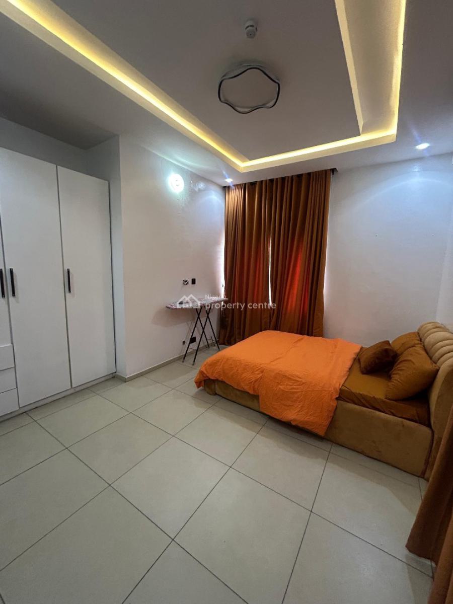 1 Bedroom Apartment with Swimming Pool in a Gated Estate., Lekki Phase 1, Lekki, Lagos, Flat / Apartment Short Let