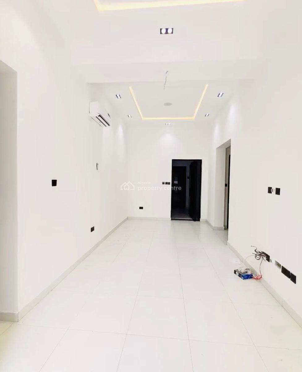 Luxury 2bedroom Apartment with a Bq Swimming Pool and Gym, Lekki Phase 1, Lekki, Lagos, Flat / Apartment for Rent