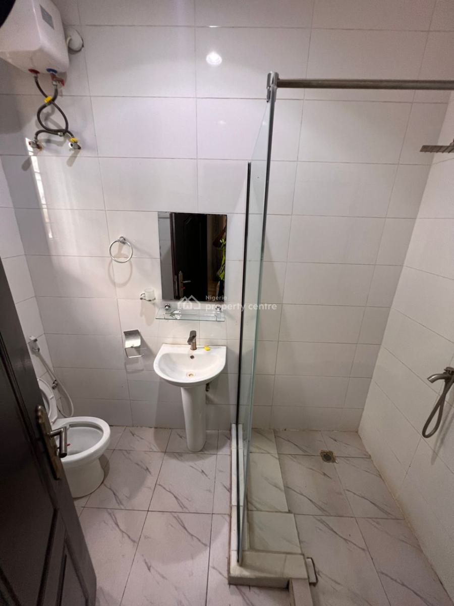 a Very Good Spacious & Serviced 3bedroom Flat + 1bq, Jahi District Abuja, Jahi, Abuja, Flat / Apartment for Rent