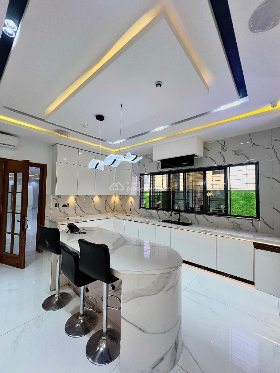 Luxurious 5 Bed Detached House + 2 Bq, Lekki Phase 1, Lekki, Lagos, Detached Duplex for Sale