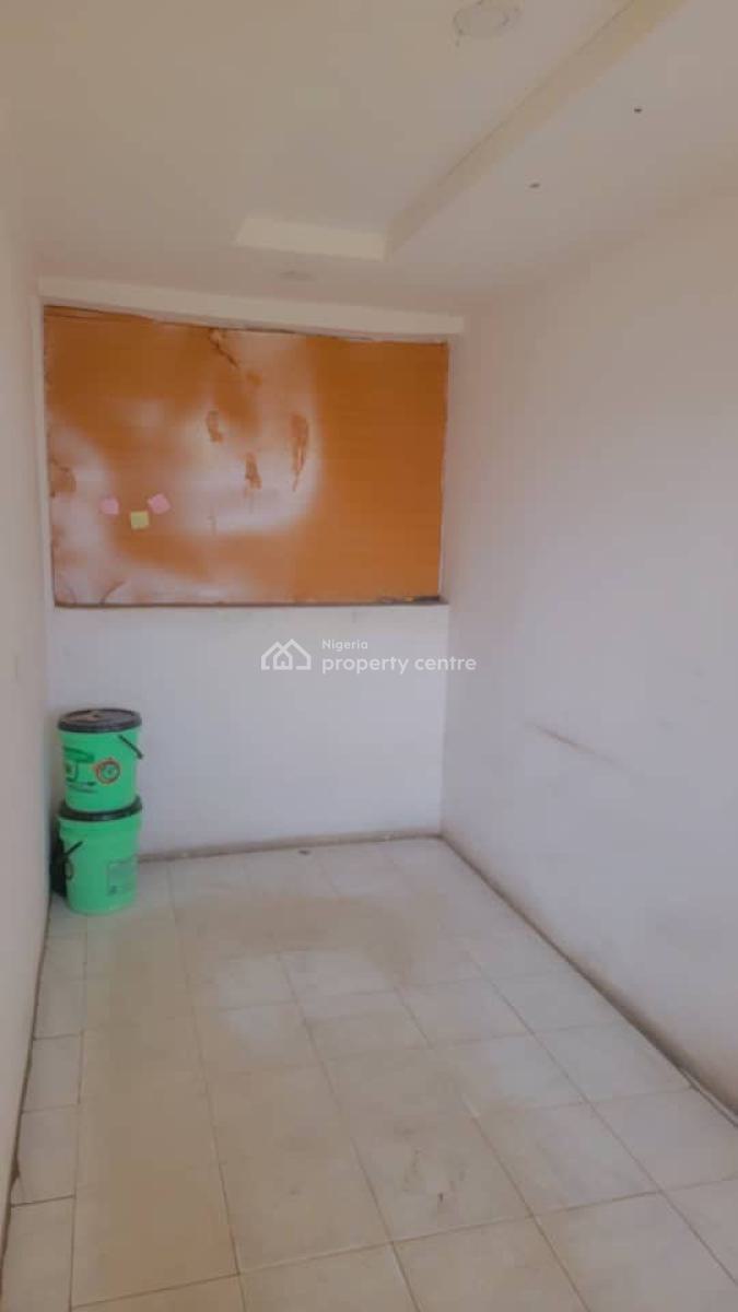 Spacious Shop, Osapa, Lekki, Lagos, Commercial Property for Rent