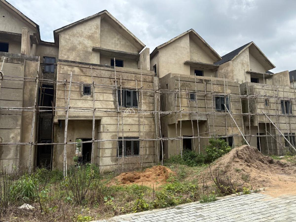 Distress Shell 5 Bedroom Terrace Duplex, Ken Nnamani Street, Wuye, Abuja, Terraced Duplex for Sale
