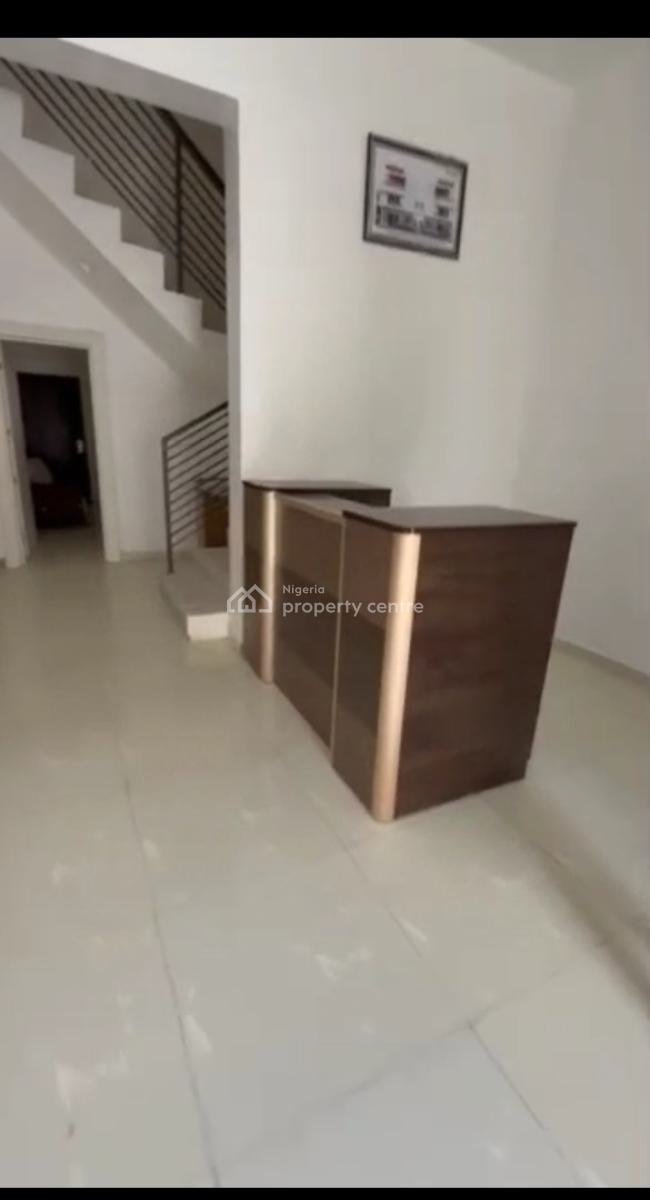 Distress 4bedroom Terrace Duplex in Lugbe By Tarred Road, Lugbe, Lugbe District, Abuja, Terraced Duplex for Sale
