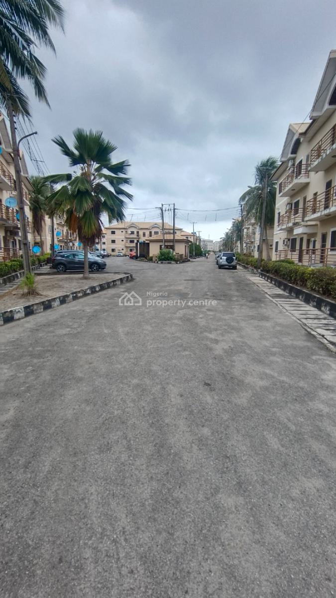 3bed Apartment in Osapa London, Femi Okunnu Estate, Osapa, Lekki, Lagos, Flat / Apartment for Sale