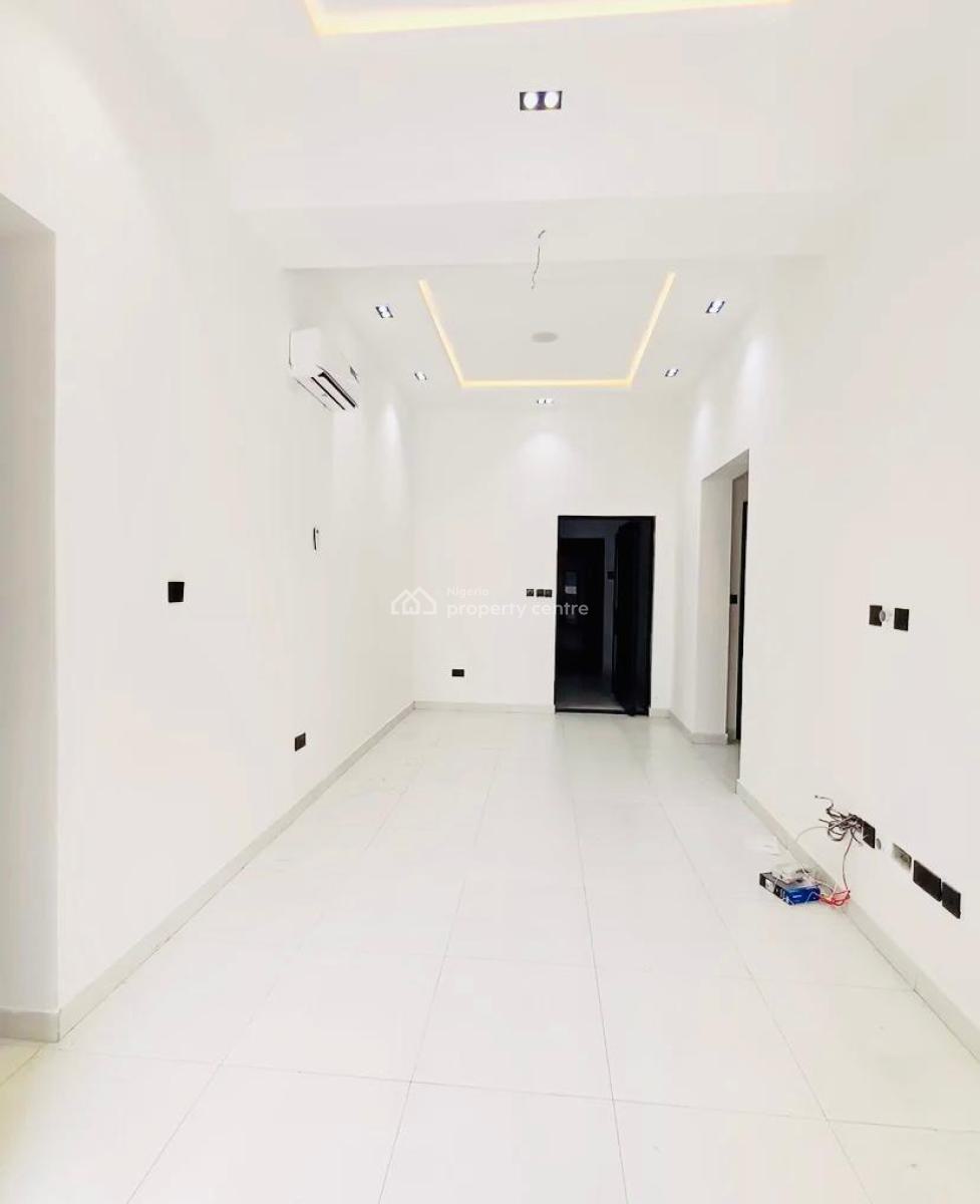 Luxurious 2-bedroom Apartment with Bq and Swimming Pool, Lekki Phase 1, Lekki, Lagos, Flat / Apartment for Rent