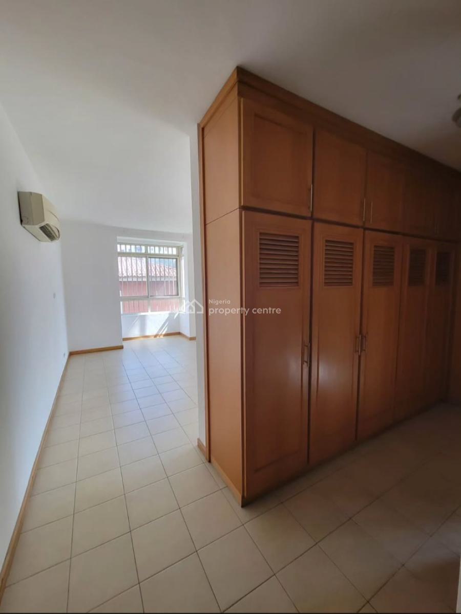 Spacious 4 Bedroom Flat with Bq and Swimming Pool, Off Gerrard Road, Old Ikoyi, Ikoyi, Lagos, Flat / Apartment for Rent