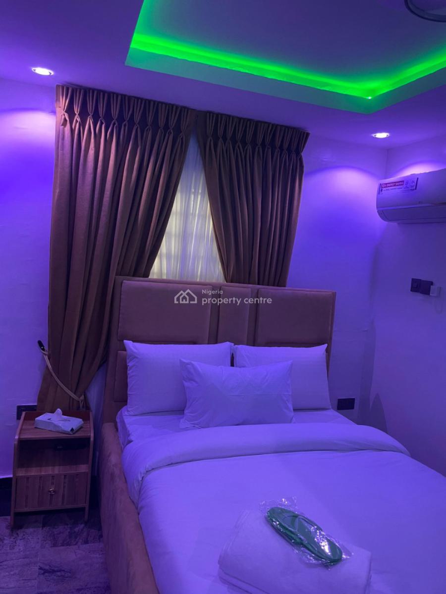 Luxury Serviced Furnished Mini Flat Off Admiralty Way Lekki Phase 1, Lekki Phase 1, Lekki, Lagos, Mini Flat (room and Parlour) for Rent