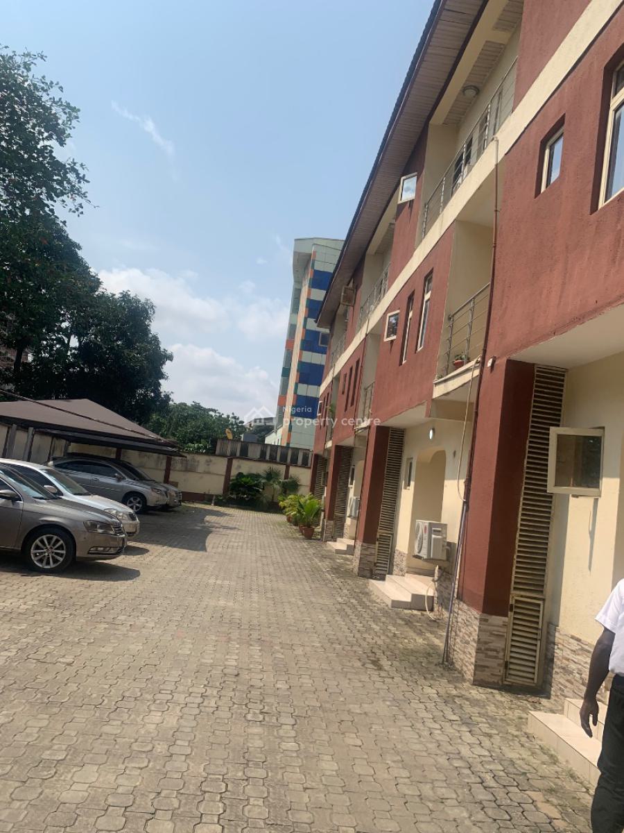 Well Maintained 2 Bedroom Flat, Ikeja Gra, Ikeja, Lagos, Flat / Apartment for Rent