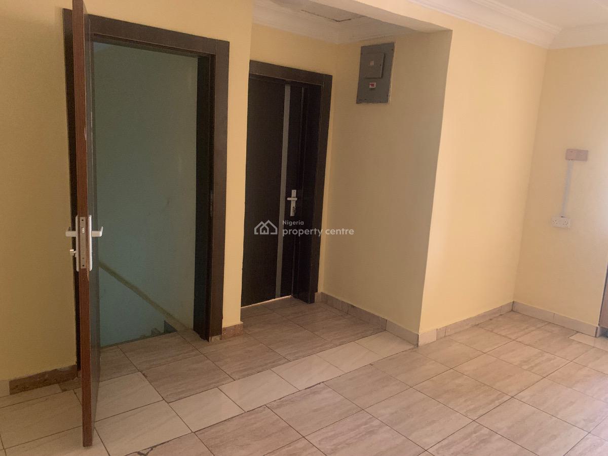 Well Maintained 2 Bedroom Flat, Ikeja Gra, Ikeja, Lagos, Flat / Apartment for Rent