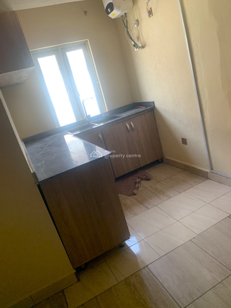 Well Maintained 2 Bedroom Flat, Ikeja Gra, Ikeja, Lagos, Flat / Apartment for Rent