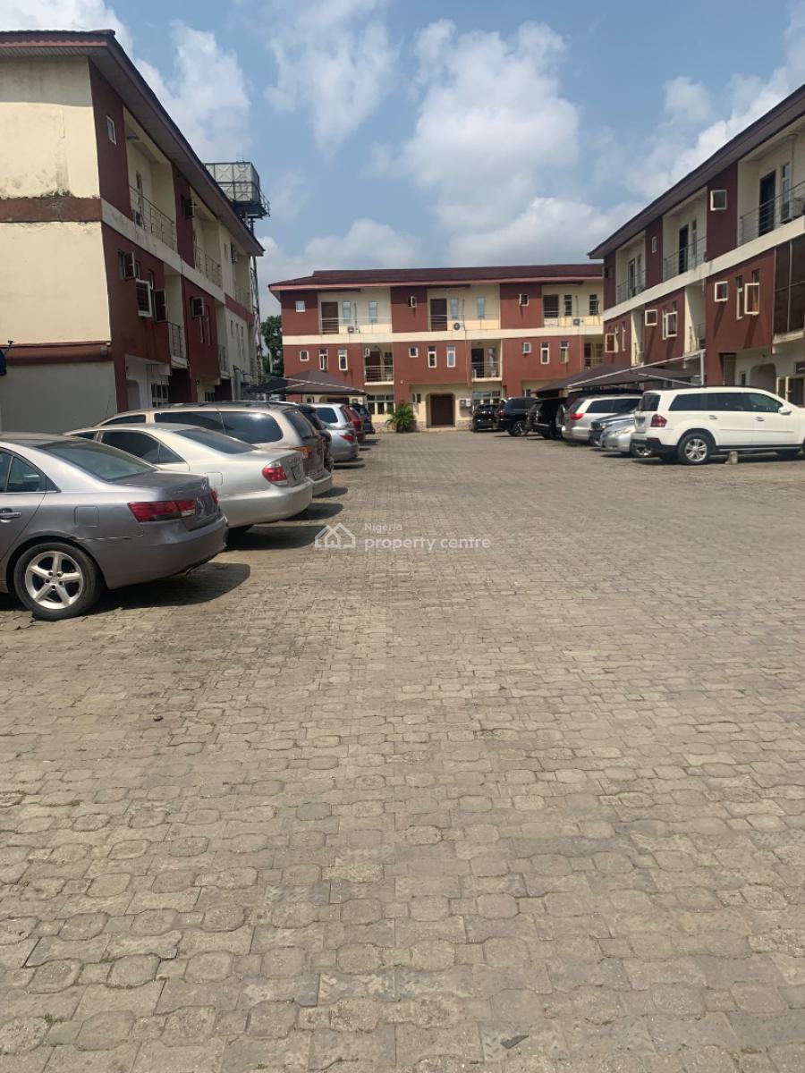 Well Maintained 2 Bedroom Flat, Ikeja Gra, Ikeja, Lagos, Flat / Apartment for Rent