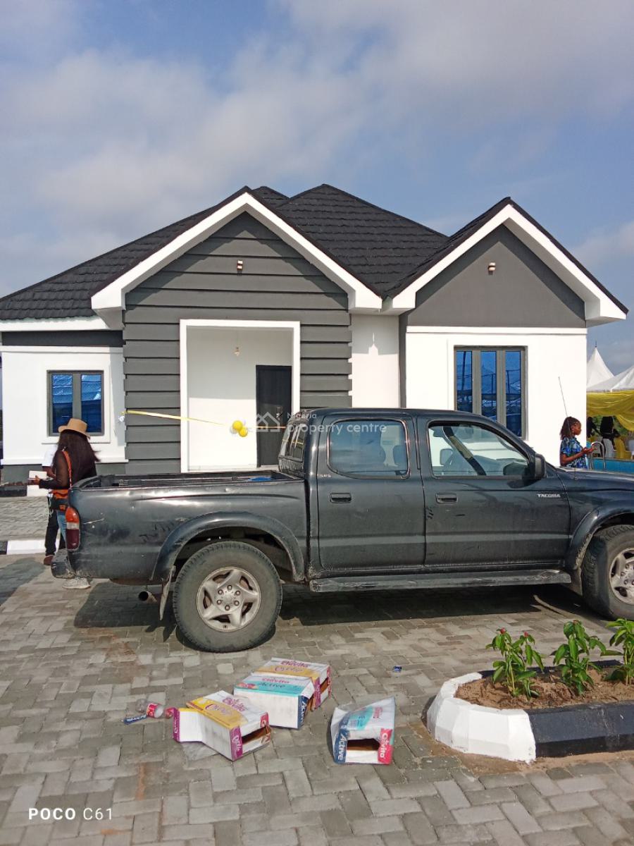 Luxury 3 Bedroom Bungalow Resort with Installment Payment+ Pool, Beside International Airport Road, Eleranigbe, Ibeju Lekki, Lagos, Terraced Bungalow for Sale