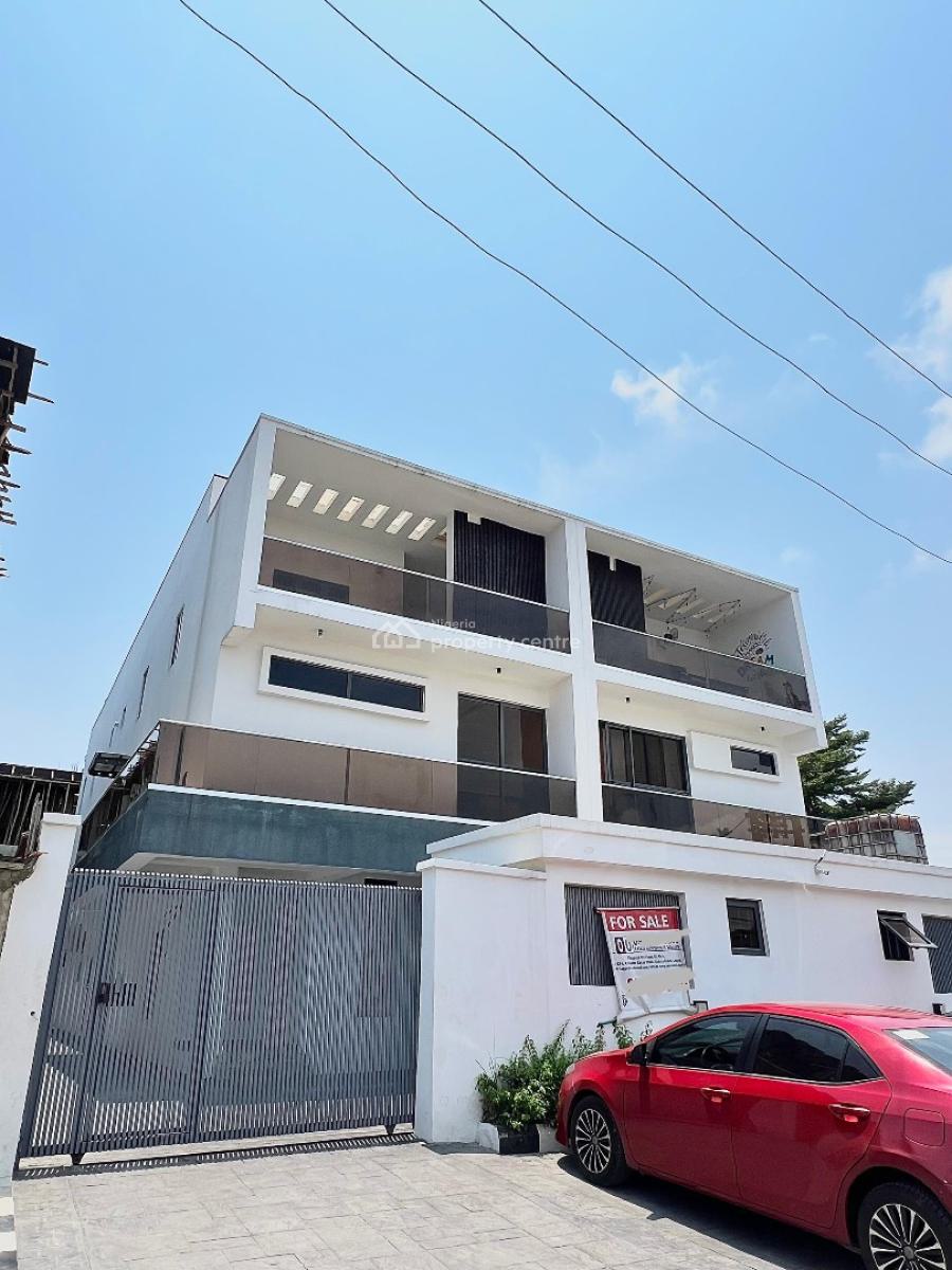 Spacious 5 Bedroom Semi-detached House with Bq., Lekki Phase 1, Lekki, Lagos, Semi-detached Duplex for Sale