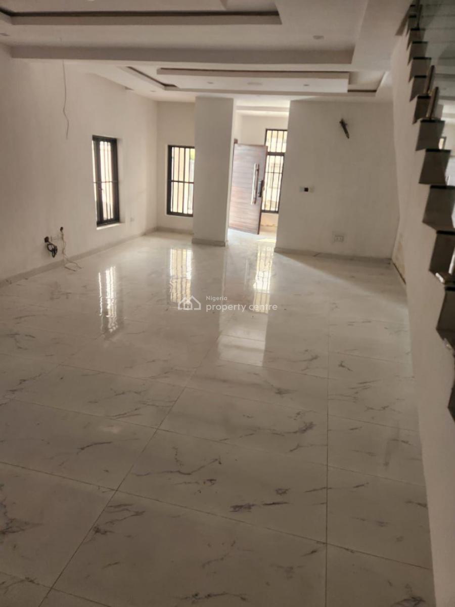 Spacious 5 Bedroom Semi-detached House with Bq., Lekki Phase 1, Lekki, Lagos, Semi-detached Duplex for Sale