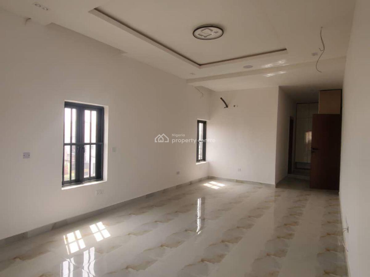 Spacious 5 Bedroom Semi-detached House with Bq., Lekki Phase 1, Lekki, Lagos, Semi-detached Duplex for Sale