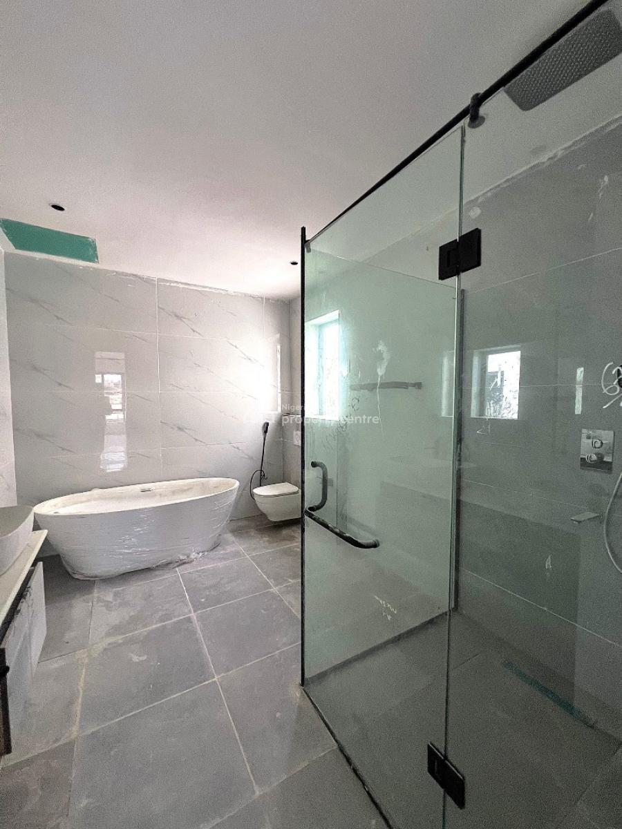 Spacious 5 Bedroom Fully Detached House with Bq, Lekki Phase 1, Lekki, Lagos, Detached Duplex for Sale