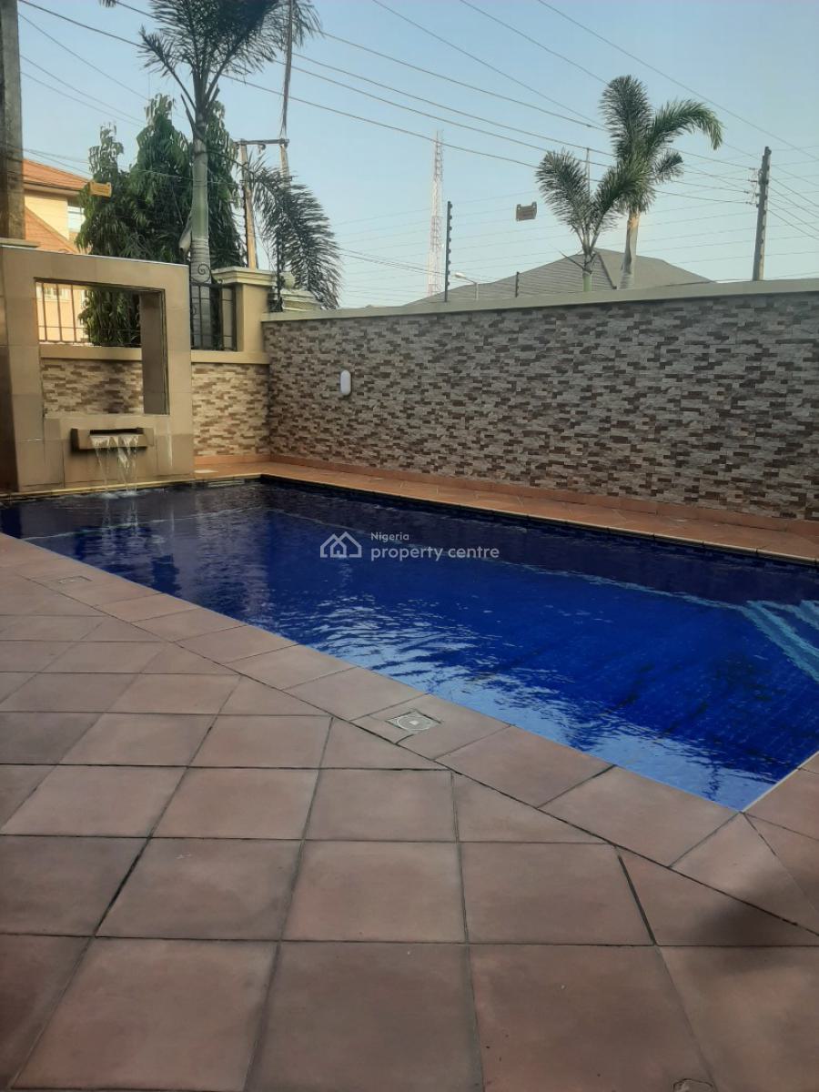 Serviced 3 Bedroom En-suite Flat with Fitted Kitchen, Pantry, Cooker,, Lekki Phase 1, Lekki, Lagos, Flat / Apartment for Rent
