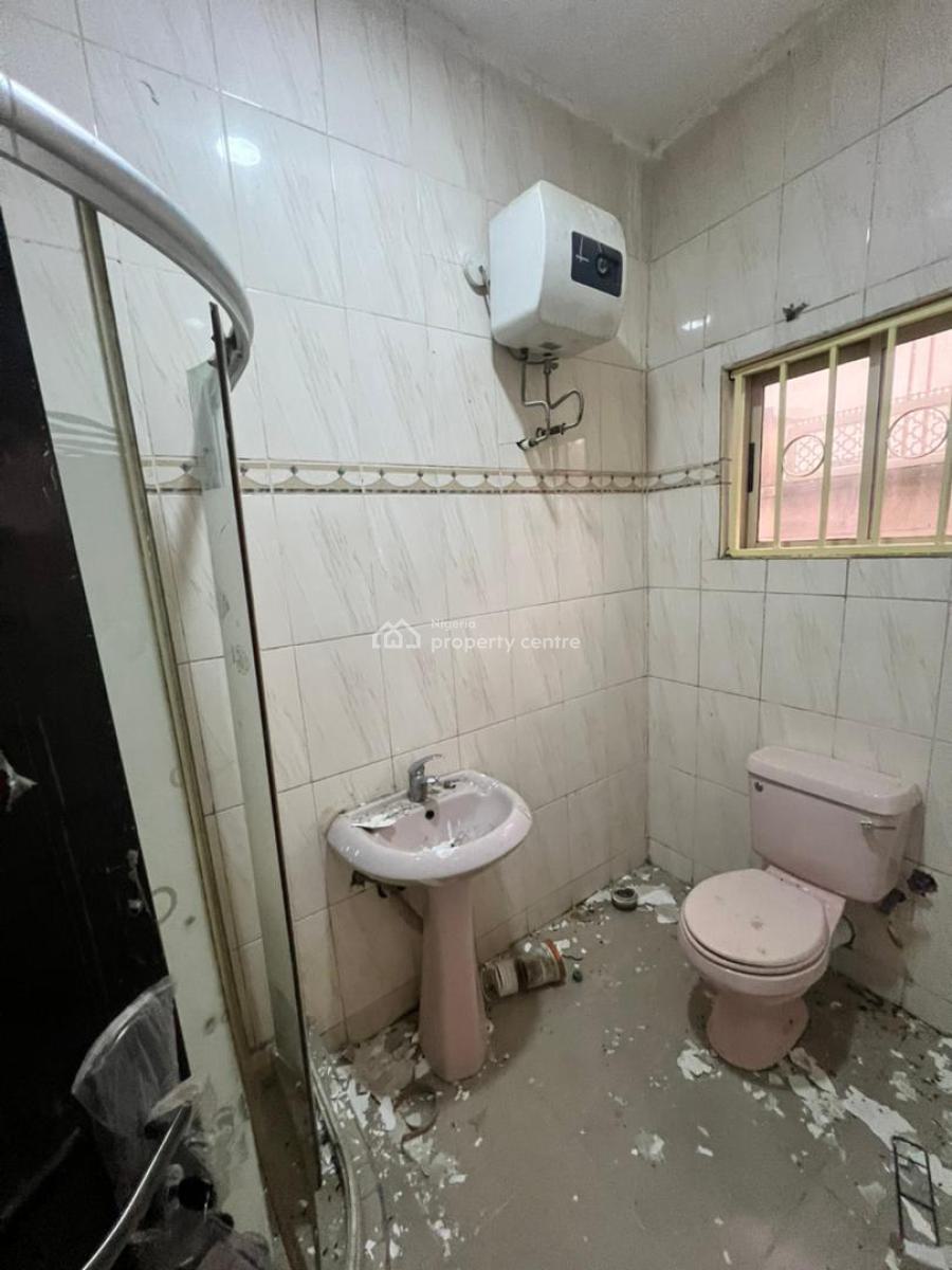 Renovated 2 Bedrooms Blocks of Flats, 1st Avenue, Gwarinpa, Abuja, Flat / Apartment for Rent