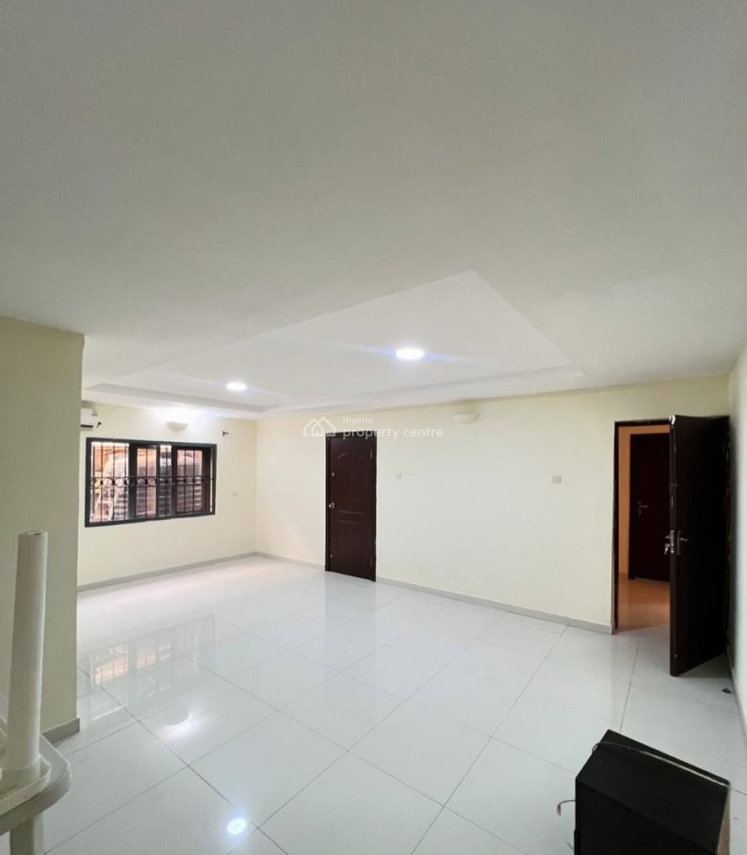 Serviced 3 Bedroom En-suite Flat with Fitted Kitchen, Pantry, Cooker,, Victoria Island (vi), Lagos, Flat / Apartment for Rent