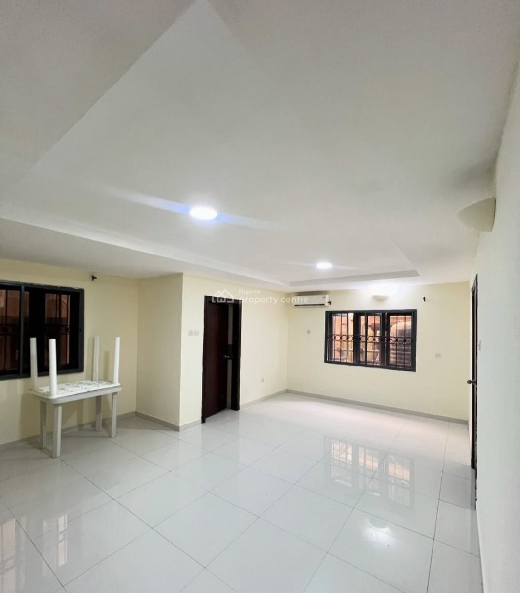 Serviced 3 Bedroom En-suite Flat with Fitted Kitchen, Pantry, Cooker,, Victoria Island (vi), Lagos, Flat / Apartment for Rent
