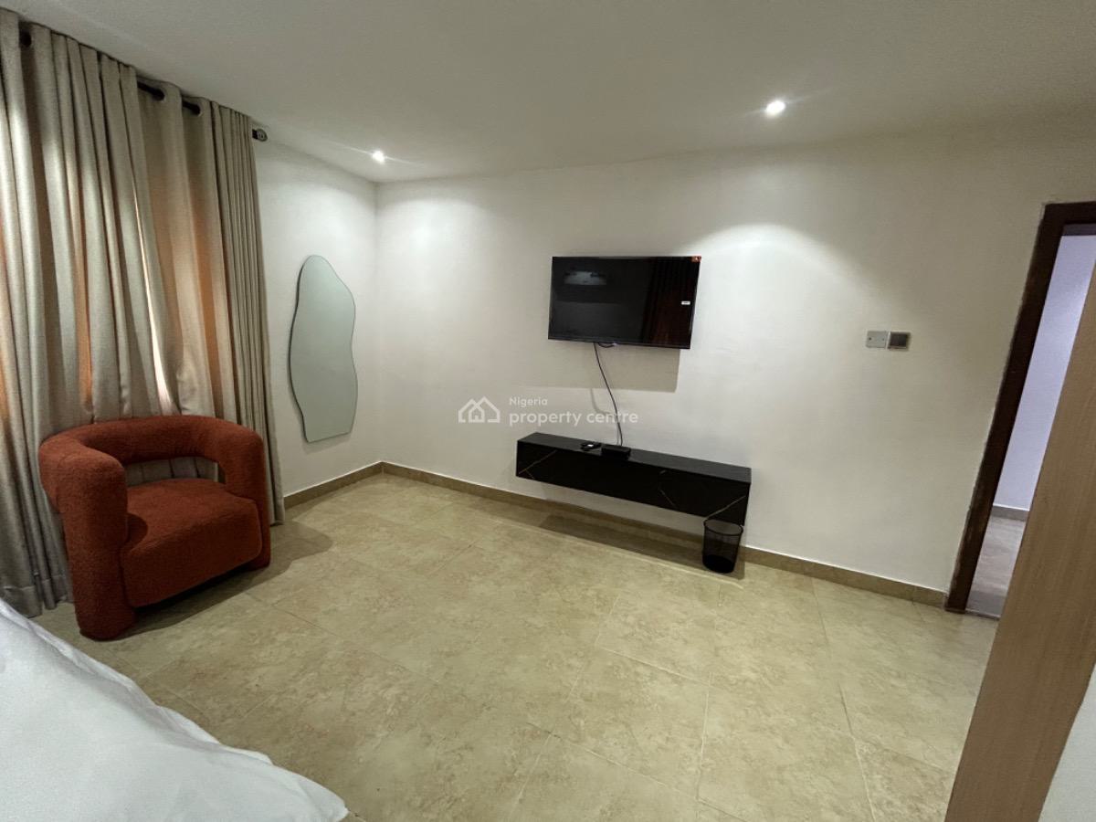 Luxury 3 Bedroom Apartment, Gra Phase 2, Magodo, Lagos, Flat / Apartment Short Let