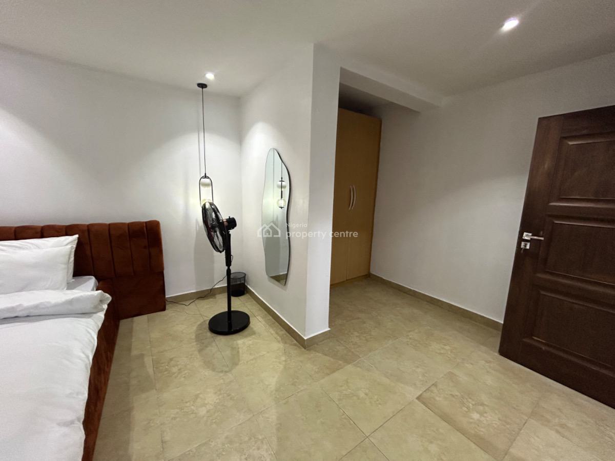 Luxury 3 Bedroom Apartment, Gra Phase 2, Magodo, Lagos, Flat / Apartment Short Let
