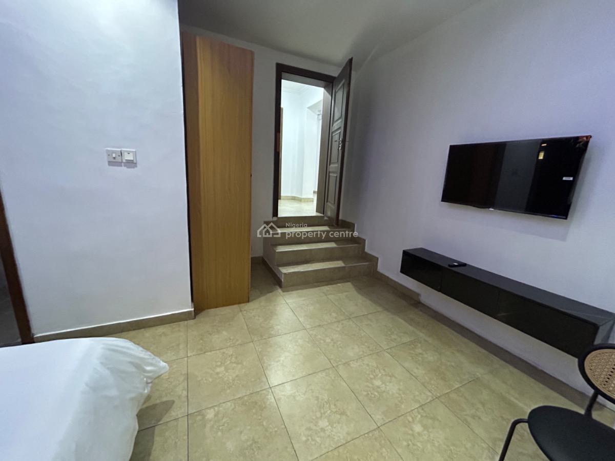 Luxury 3 Bedroom Apartment, Gra Phase 2, Magodo, Lagos, Flat / Apartment Short Let