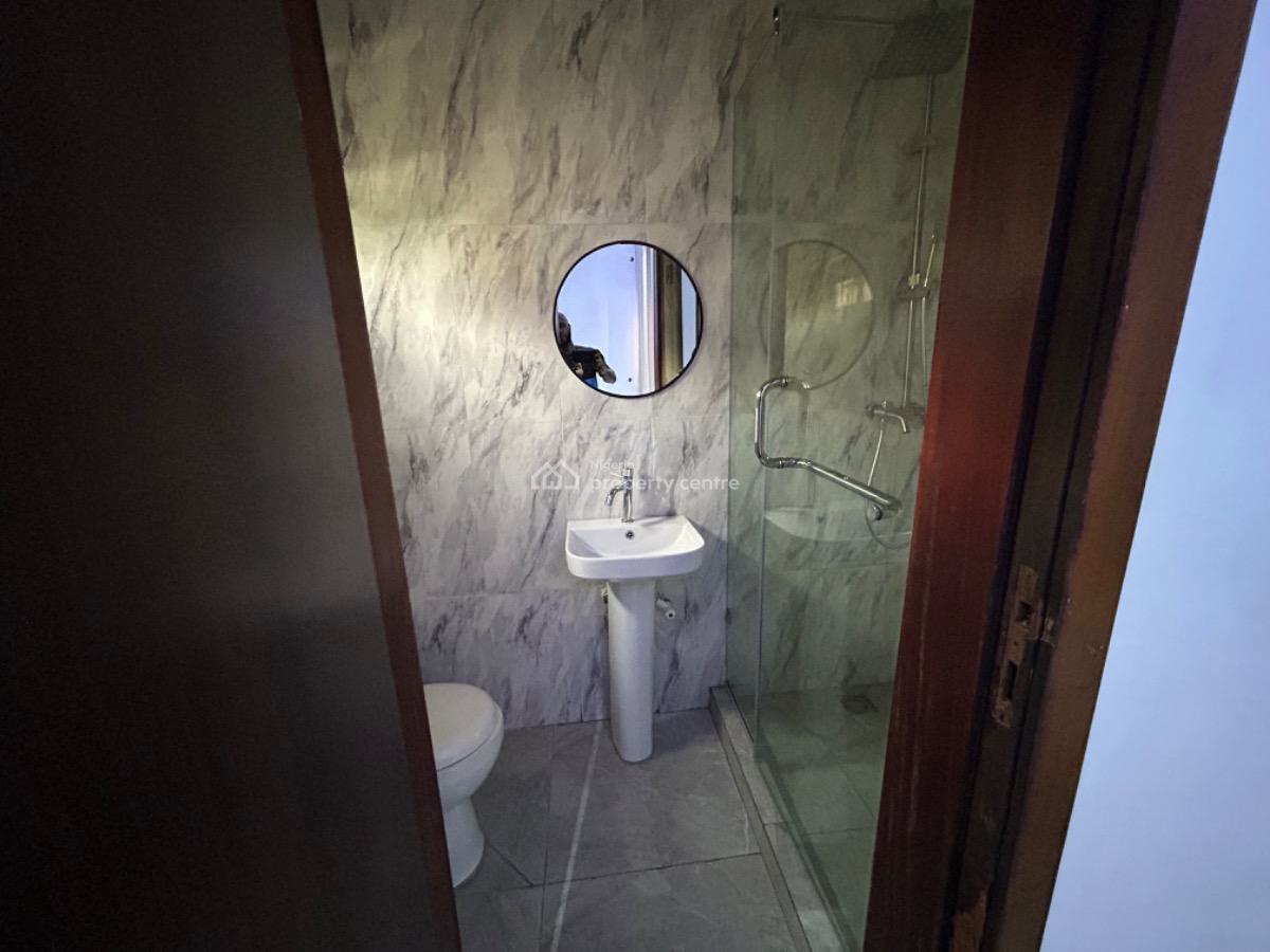 Luxury 3 Bedroom Apartment, Gra Phase 2, Magodo, Lagos, Flat / Apartment Short Let