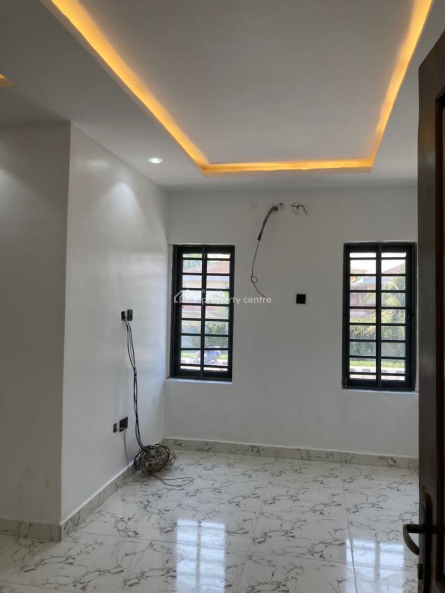 Self-compound and 4 Bedroom Semi-detached Duplex with Fitted Kitchen/p, Lekki Phase 1, Lekki, Lagos, Semi-detached Duplex for Sale