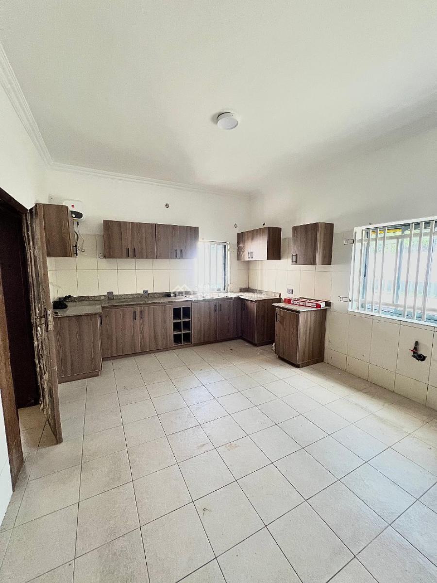 Luxury 4 Bedrooms, Lekki Phase 1, Lekki, Lagos, Semi-detached Duplex for Rent