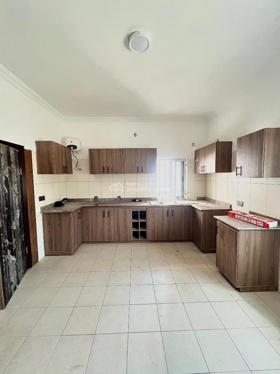 Luxury 4 Bedrooms, Lekki Phase 1, Lekki, Lagos, Semi-detached Duplex for Rent